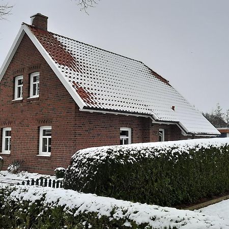 Tolles Ferienhaus In Pilsum - Ferienhaus Trientje - Mit Garten Und Ueberdachter Terrasse Exterior foto
