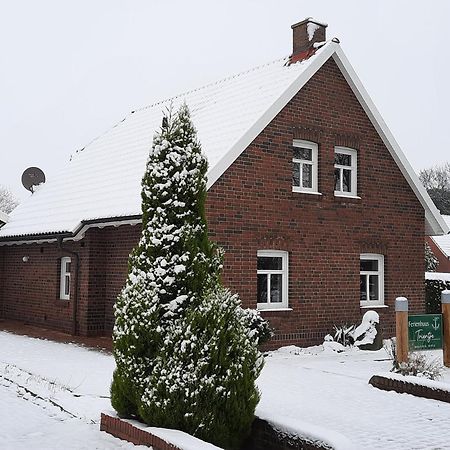 Tolles Ferienhaus In Pilsum - Ferienhaus Trientje - Mit Garten Und Ueberdachter Terrasse Exterior foto