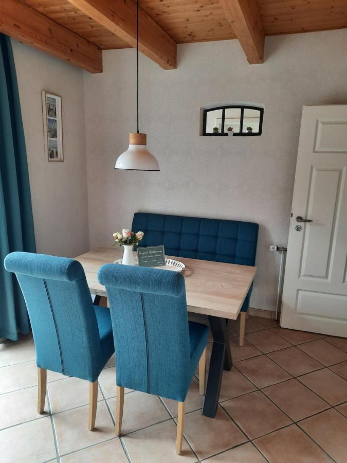 Tolles Ferienhaus In Pilsum - Ferienhaus Trientje - Mit Garten Und Ueberdachter Terrasse Exterior foto