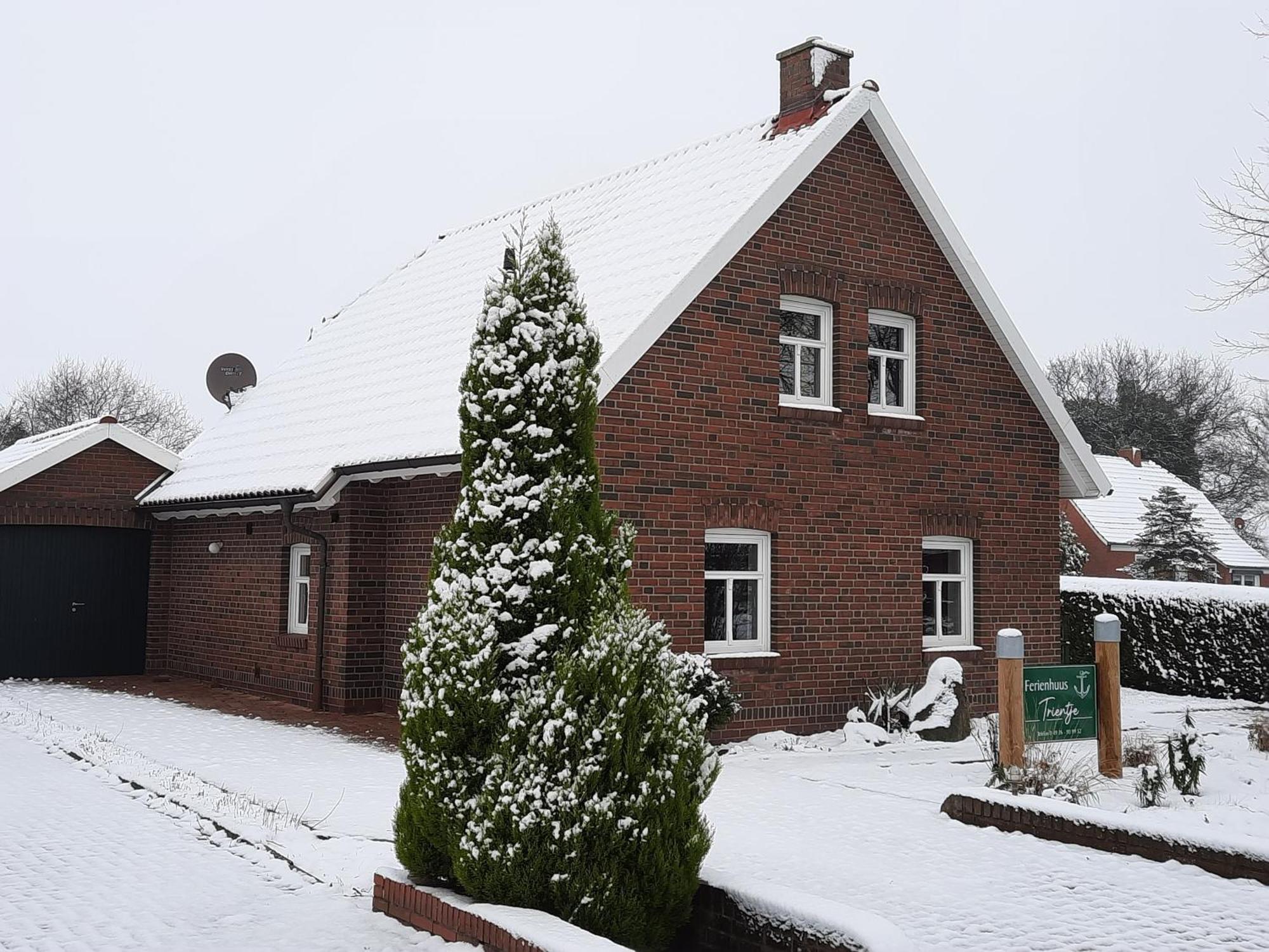 Tolles Ferienhaus In Pilsum - Ferienhaus Trientje - Mit Garten Und Ueberdachter Terrasse Exterior foto