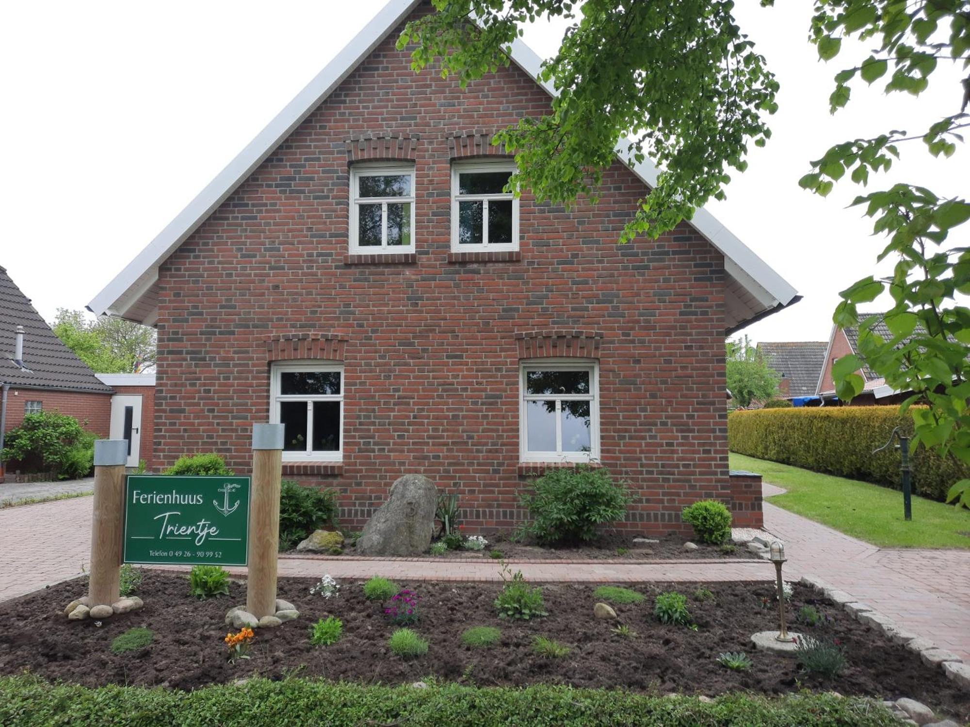 Tolles Ferienhaus In Pilsum - Ferienhaus Trientje - Mit Garten Und Ueberdachter Terrasse Exterior foto